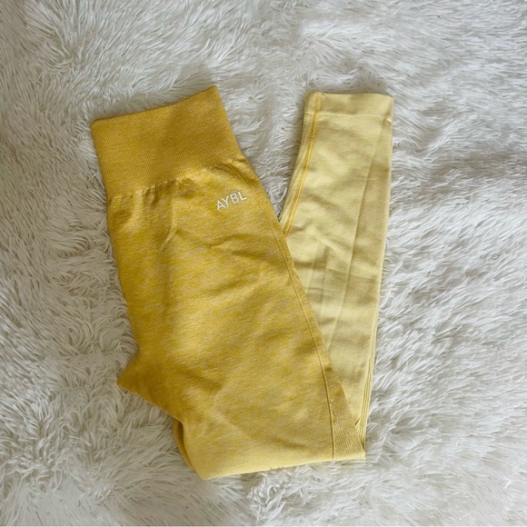 AYBL Pulse Leggings - Picture 4 of 6